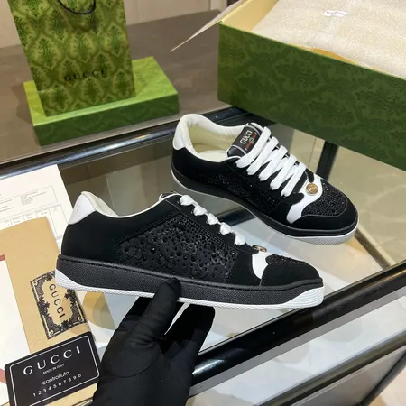 グッチ カジュアルシューズ