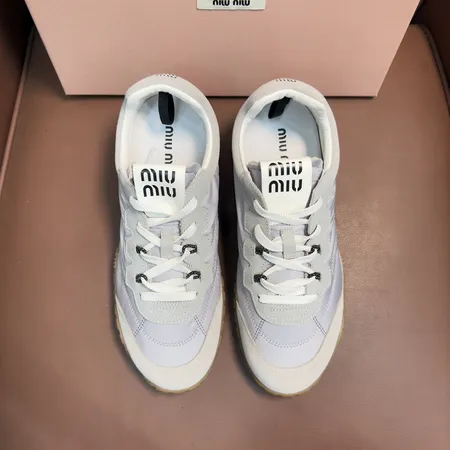 ミュウミュウ スニーカー