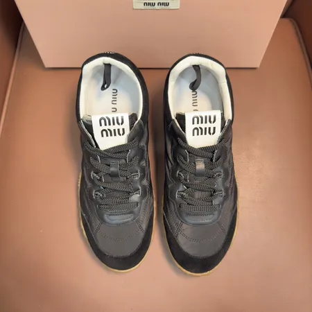 ミュウミュウ スニーカー