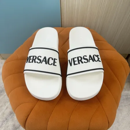 ヴェルサーチ スリッパ
