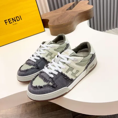 フェンディ カジュアルシューズ