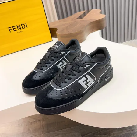 フェンディ カジュアルシューズ