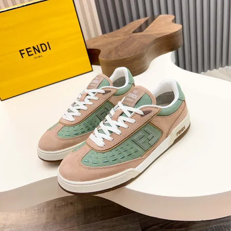 フェンディ カジュアルシューズ