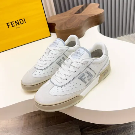フェンディ カジュアルシューズ