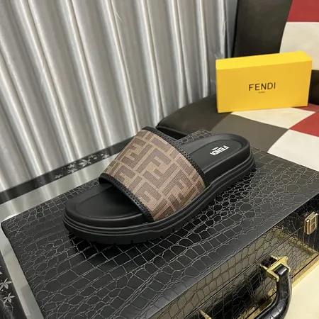 フェンディ スリッパ
