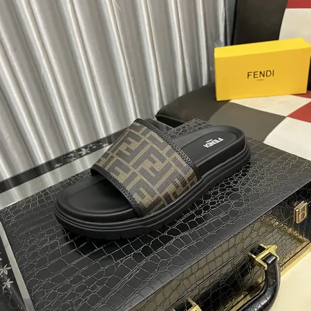 フェンディ スリッパ