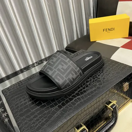 フェンディ スリッパ