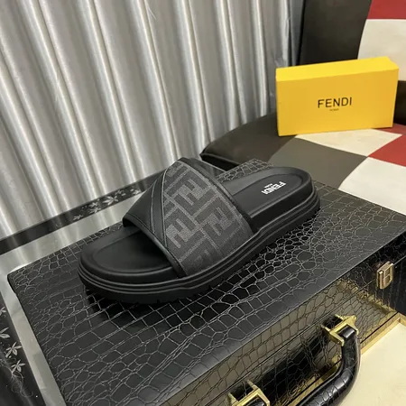 フェンディ スリッパ