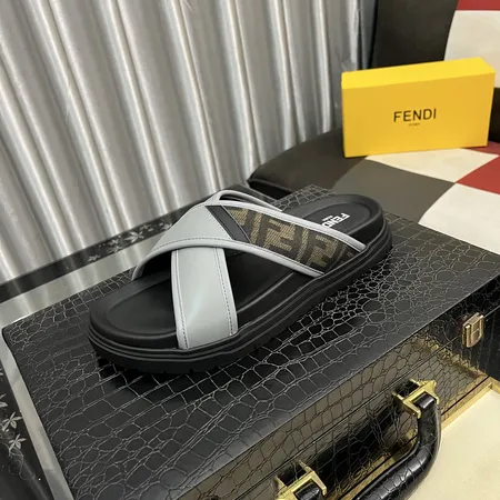フェンディ スリッパ