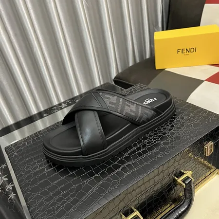 フェンディ スリッパ