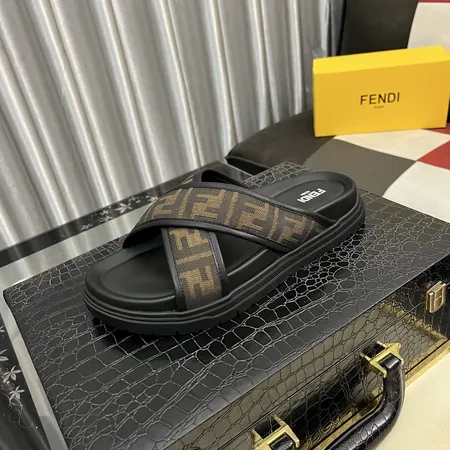 フェンディ スリッパ