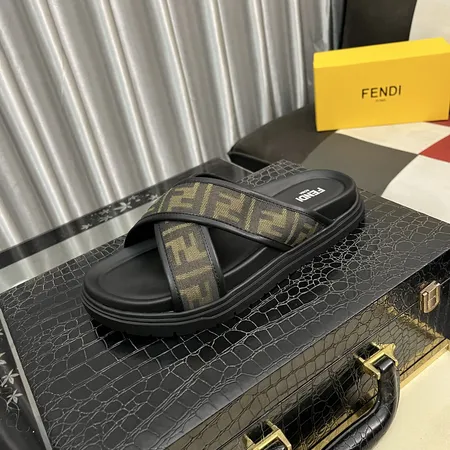 フェンディ スリッパ