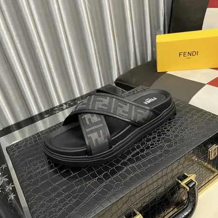 フェンディ スリッパ