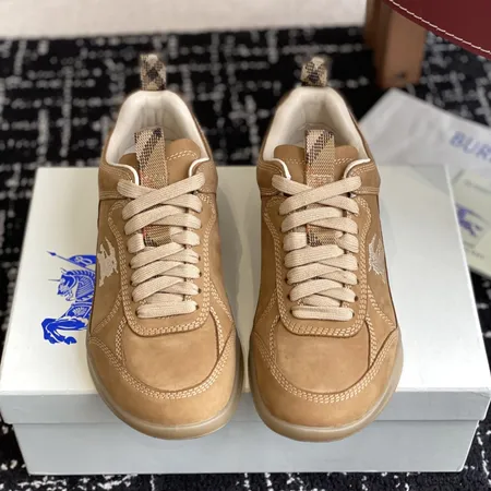 バーバリー ス カジュアルシューズ