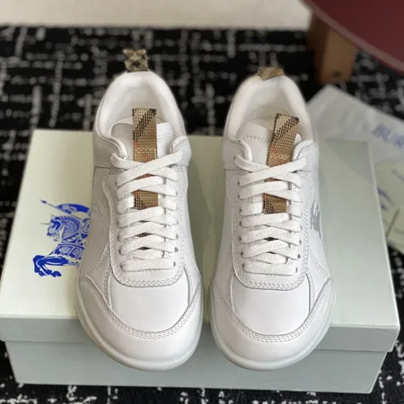 バーバリー ス カジュアルシューズ