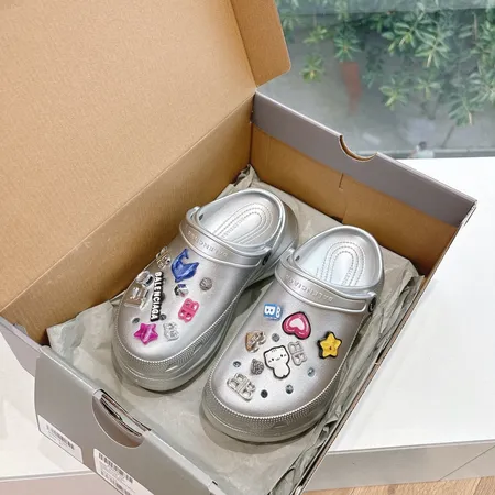 バレンシアガ スリッパ