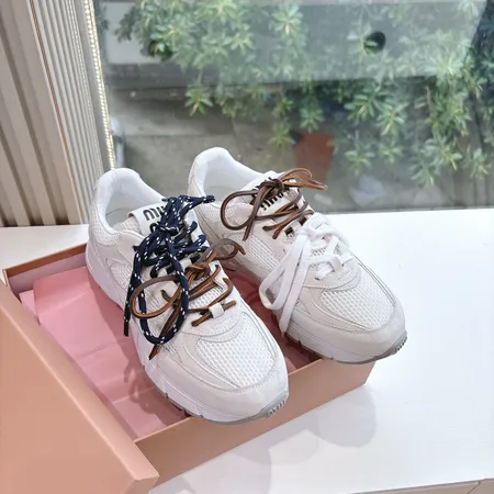 ミュウミュウ スニーカー