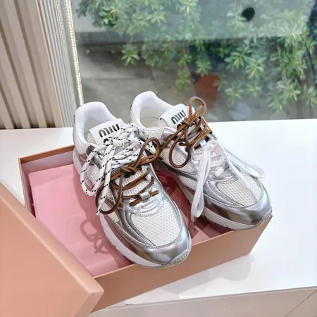 ミュウミュウ スニーカー