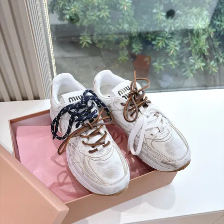 ミュウミュウ スニーカー