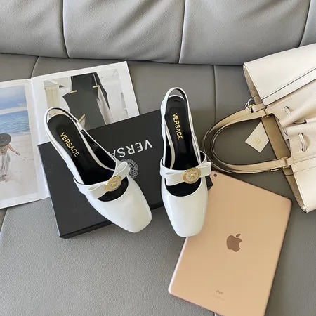 ヴェルサーチ サンダル