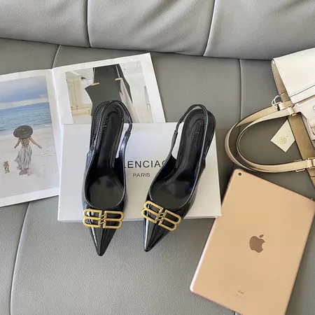 バレンシアガ サンダル