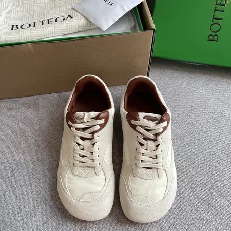 ボッテガ ヴェネタ カジュアルシューズ