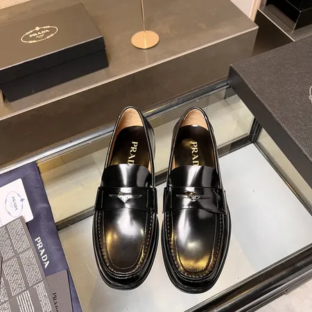 プラダ ビジネスシューズ
