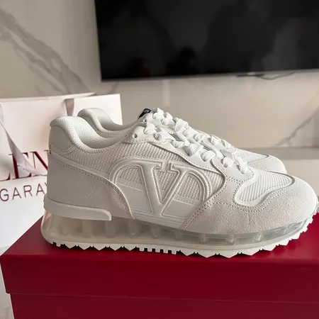 ヴァレンティノ スニーカー