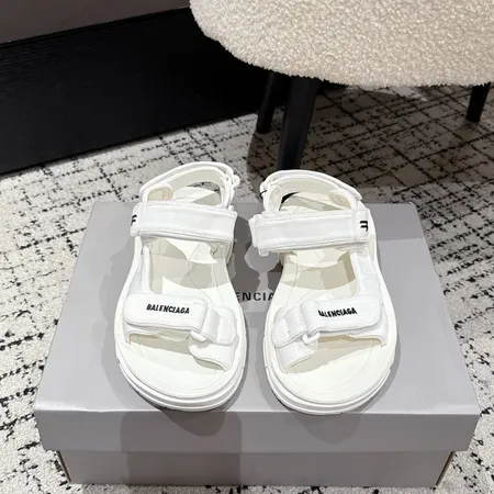 バレンシアガ サンダル