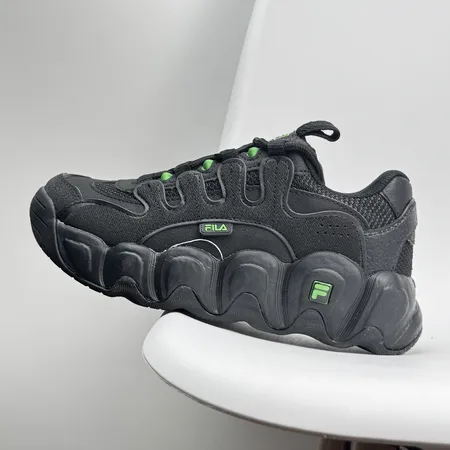 フィラ スニーカー
