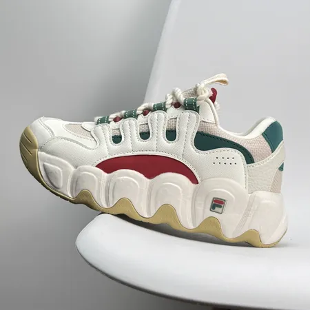 フィラ スニーカー