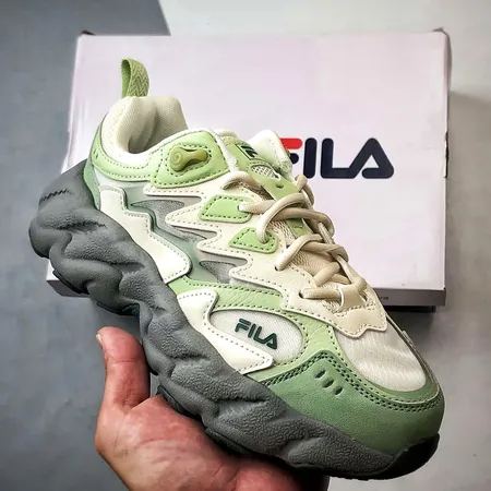 フィラ スニーカー