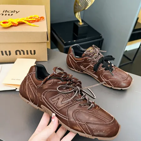 ミュウミュウ スニーカー