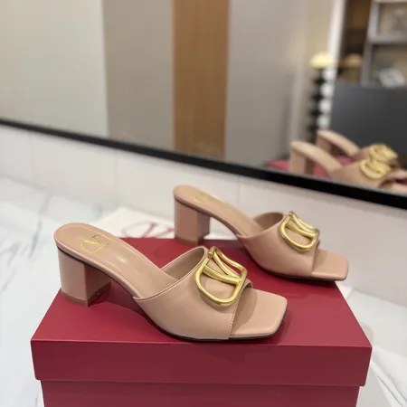 ヴァレンティノ スリッパ