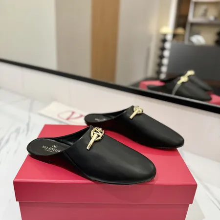 ヴァレンティノ スリッパ