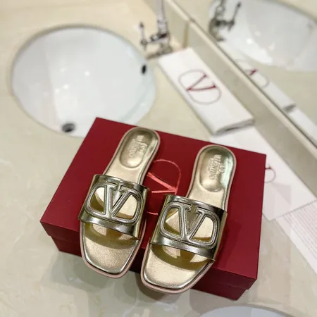 ヴァレンティノ スリッパ