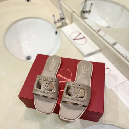 ヴァレンティノ スリッパ