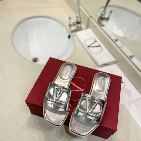 ヴァレンティノ スリッパ