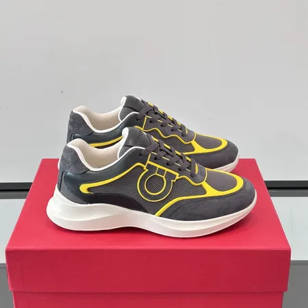 フェラガモ スニーカー