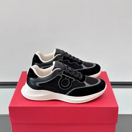 フェラガモ スニーカー