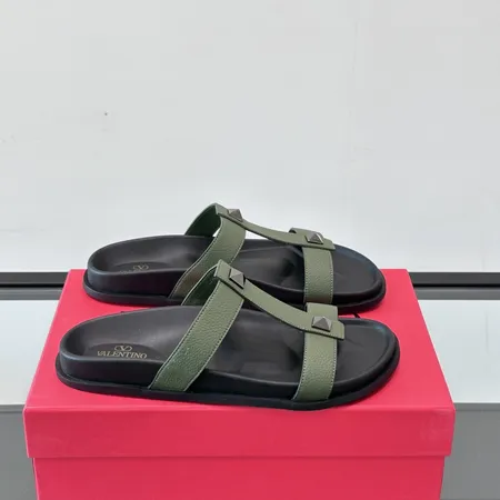 ヴァレンティノ スリッパ