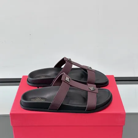 ヴァレンティノ スリッパ