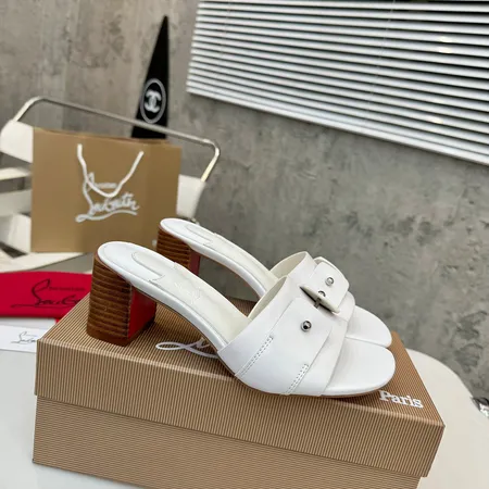 クリスチャン・ルブタン サンダル