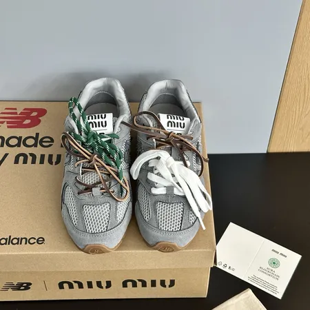 ミュウミュウ スニーカー