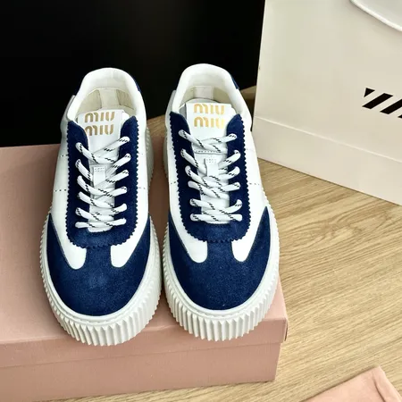 ミュウミュウ カジュアルシューズ