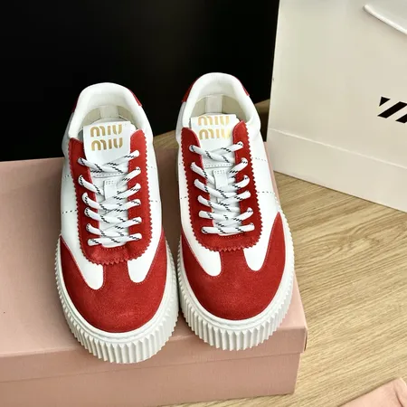 ミュウミュウ カジュアルシューズ