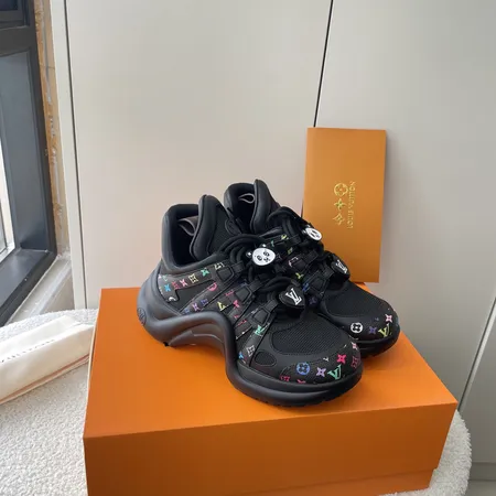 ルイヴィトン スニーカー