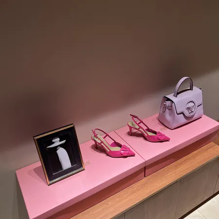 ヴァレンティノ サンダル