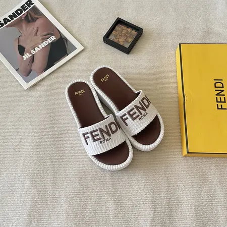 フェンディ スリッパ