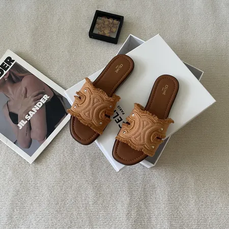 セリーヌ スリッパ